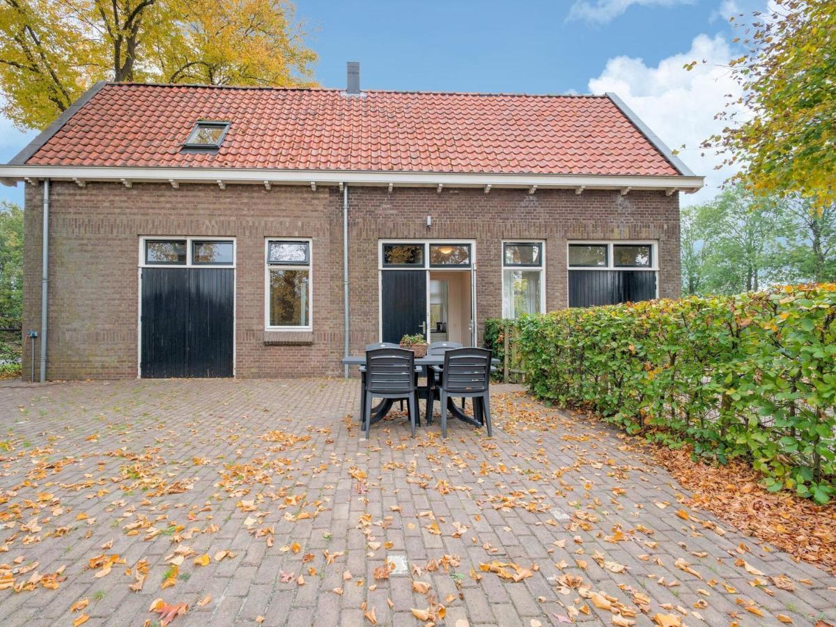 Cozy Holiday Home By The Canal In Dwingeloo Exterior photo