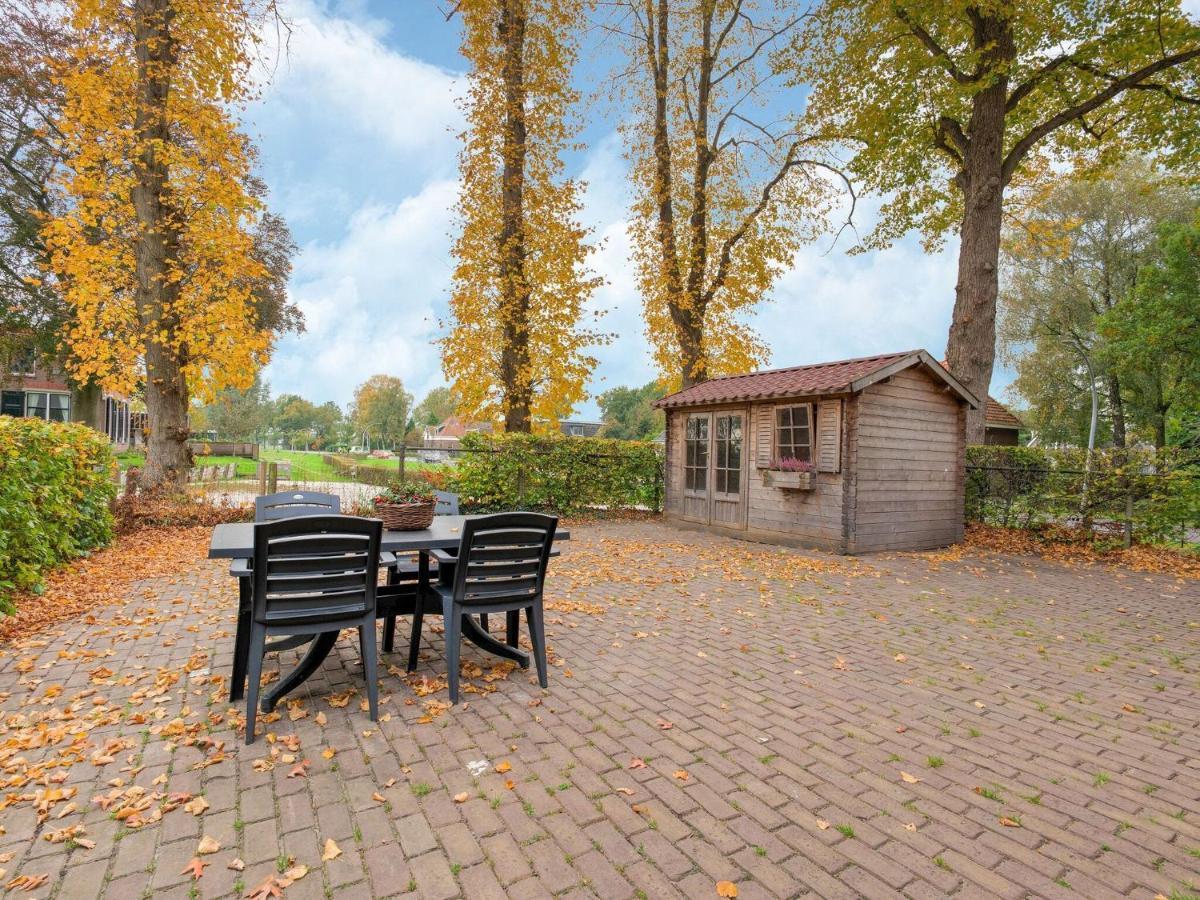 Cozy Holiday Home By The Canal In Dwingeloo Exterior photo