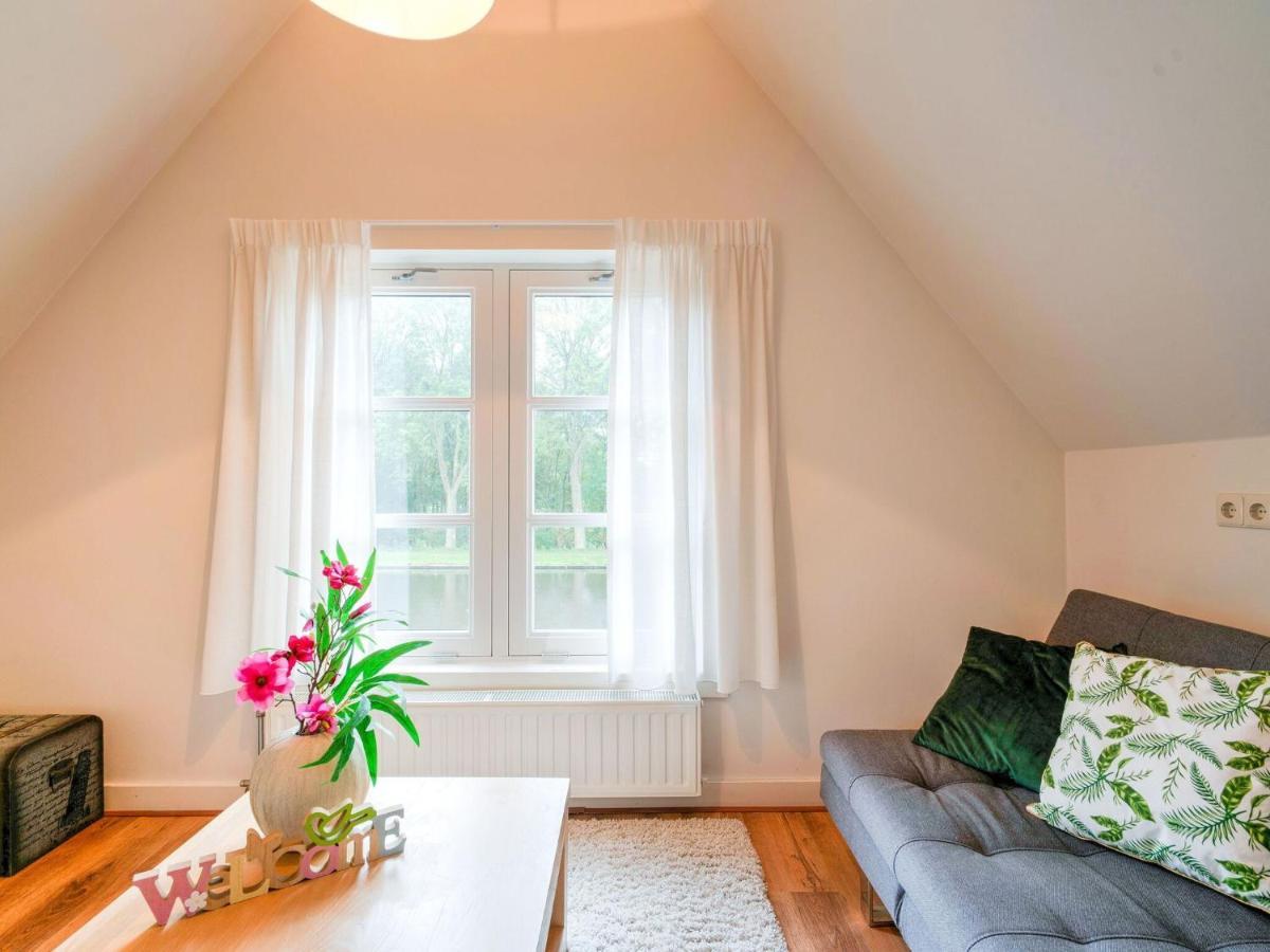 Cozy Holiday Home By The Canal In Dwingeloo Exterior photo